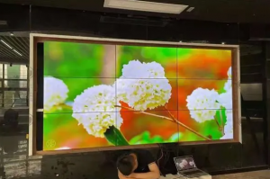 TS7700分光測色儀顯示屏的表麵反射測量